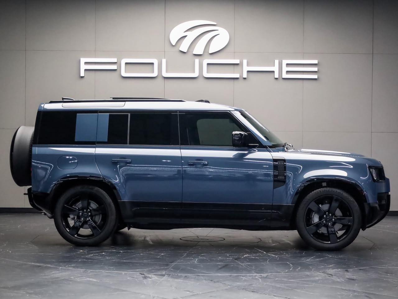 2026 LAND ROVER DEFENDER Image 2