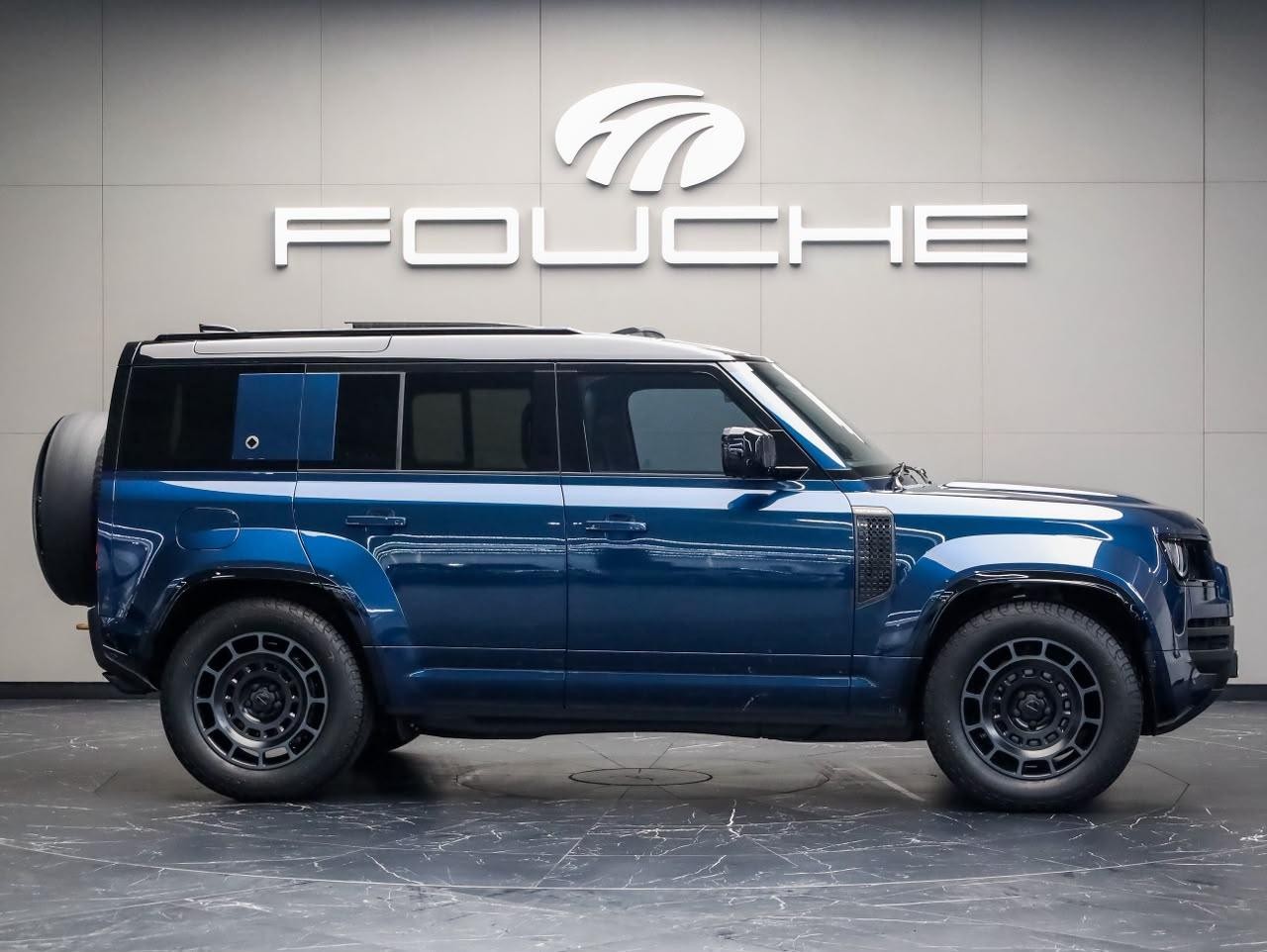 2026 LAND ROVER DEFENDER Image 2