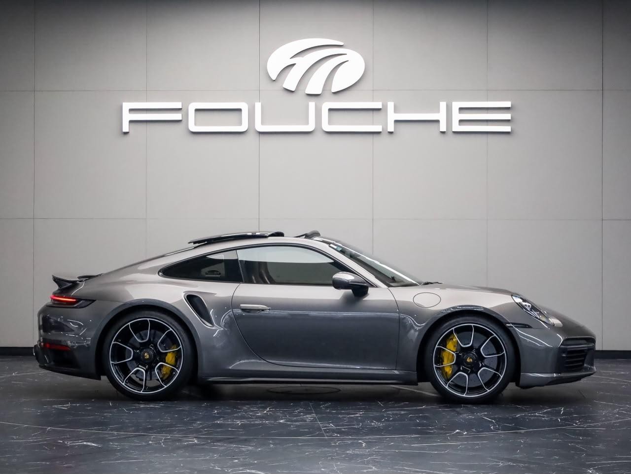2020 PORSCHE 911 Image 2