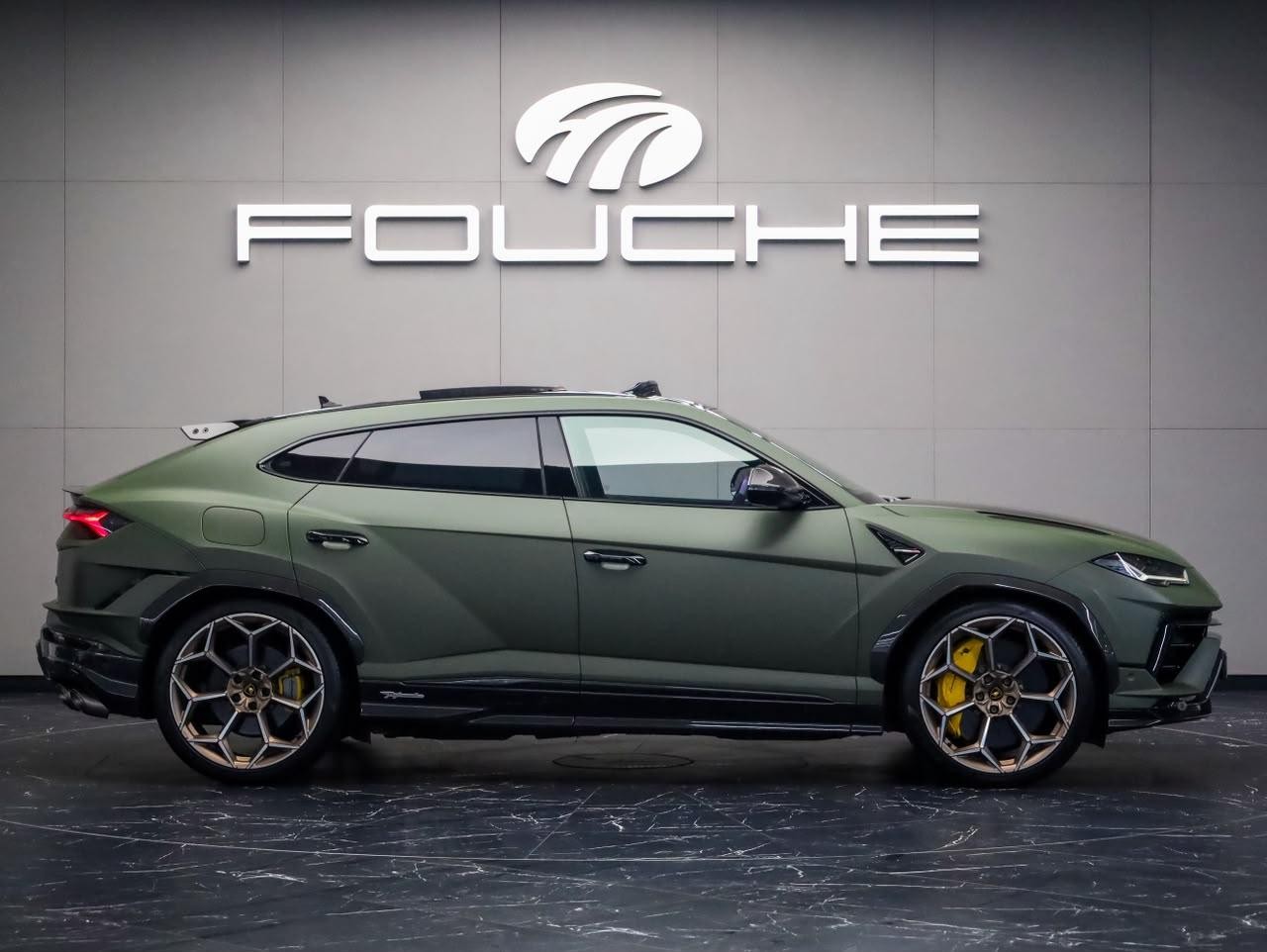 2023 LAMBORGHINI URUS Image 2