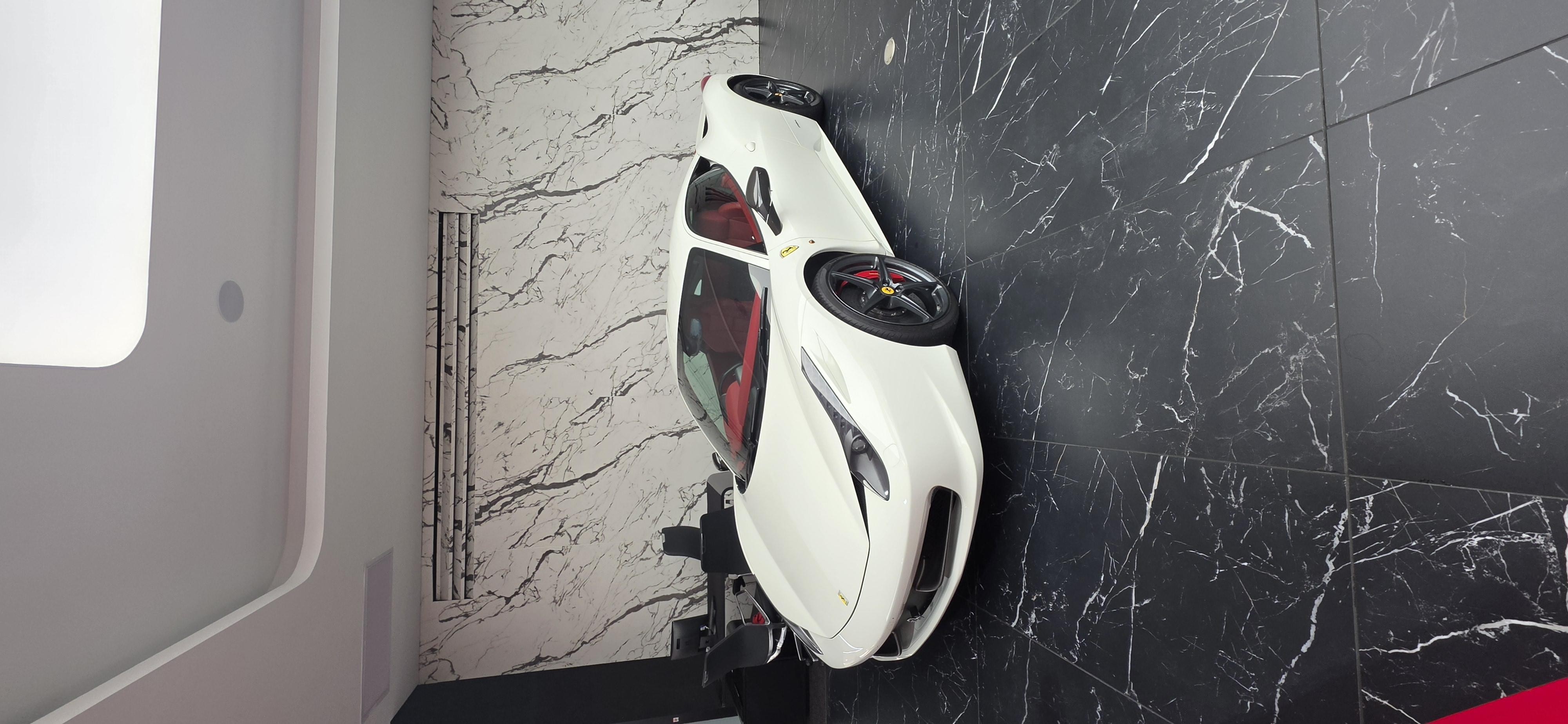 2013 FERRARI 458 Image 1