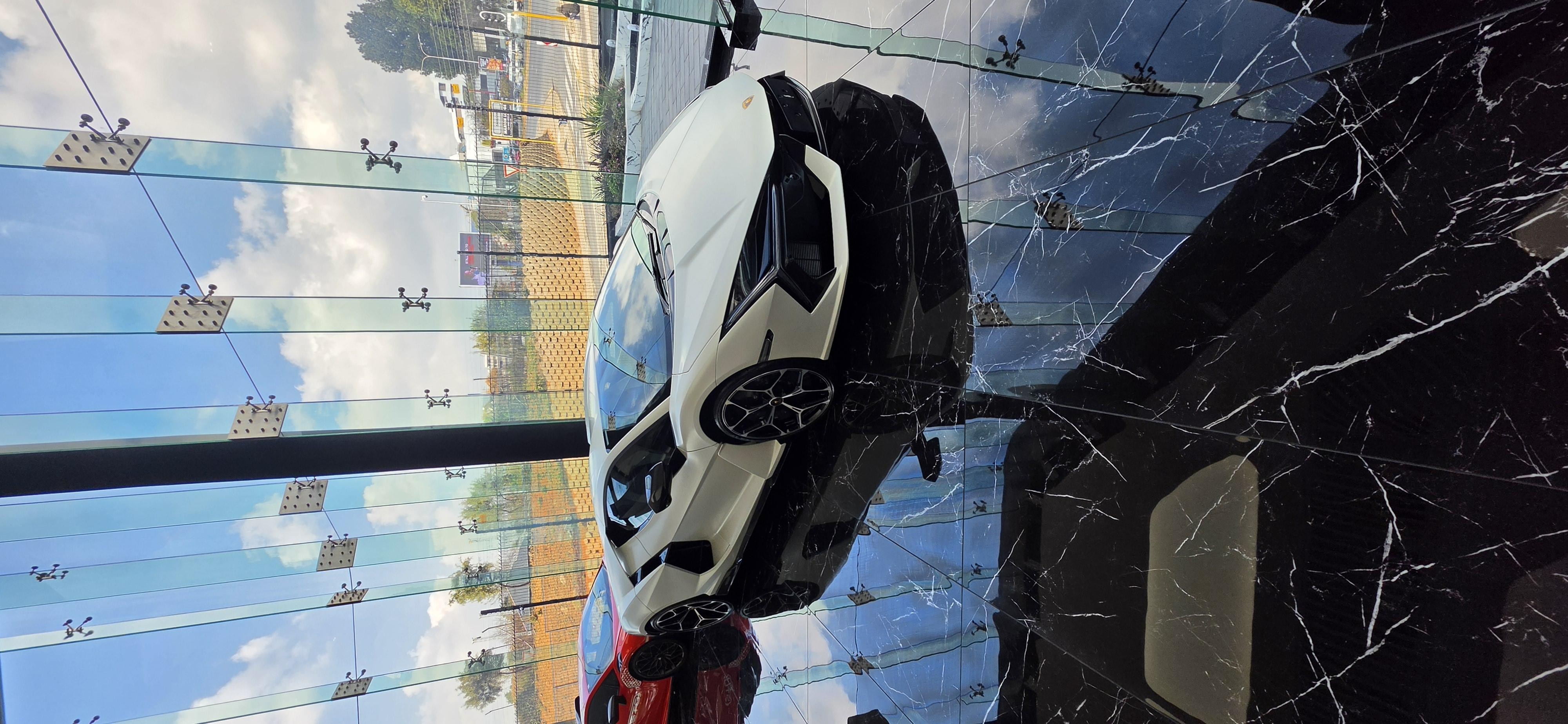 2024 LAMBORGHINI REVAELTO Image 2