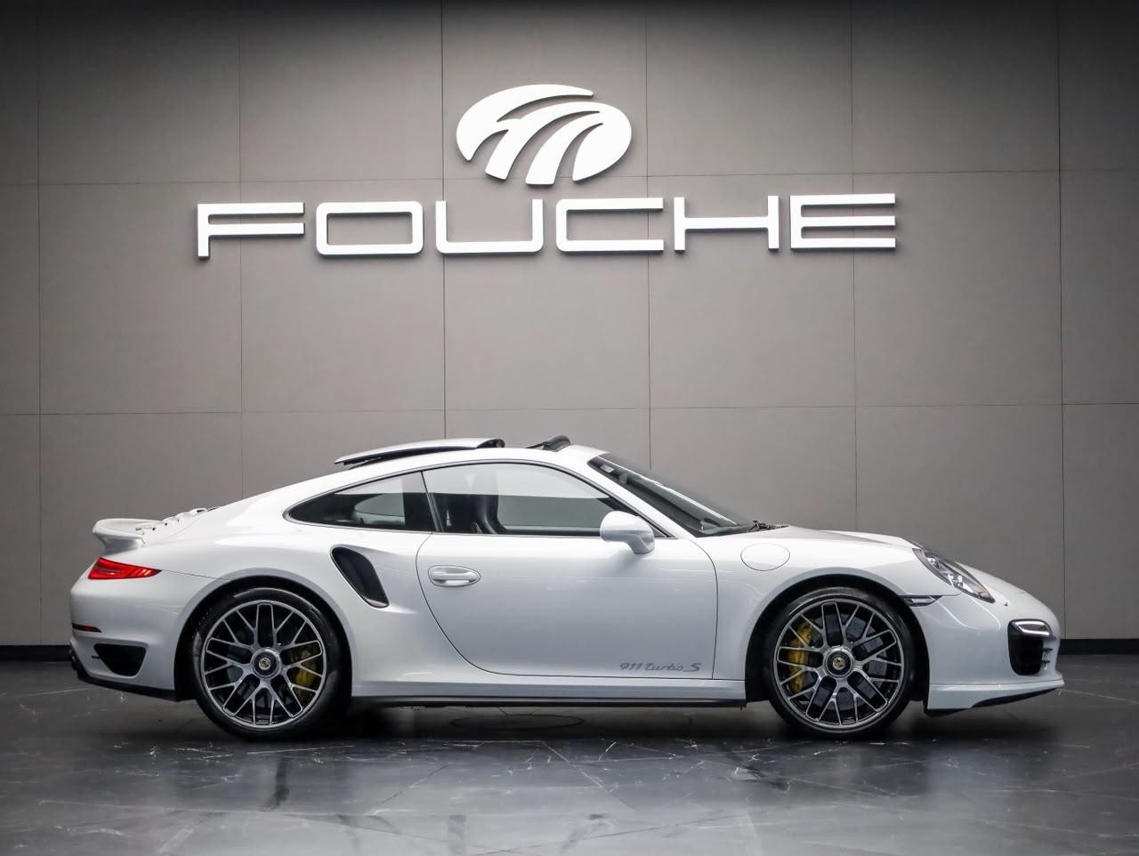 2014 PORSCHE 911 Image 2