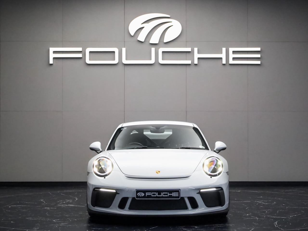 2017 PORSCHE 911 Image 1