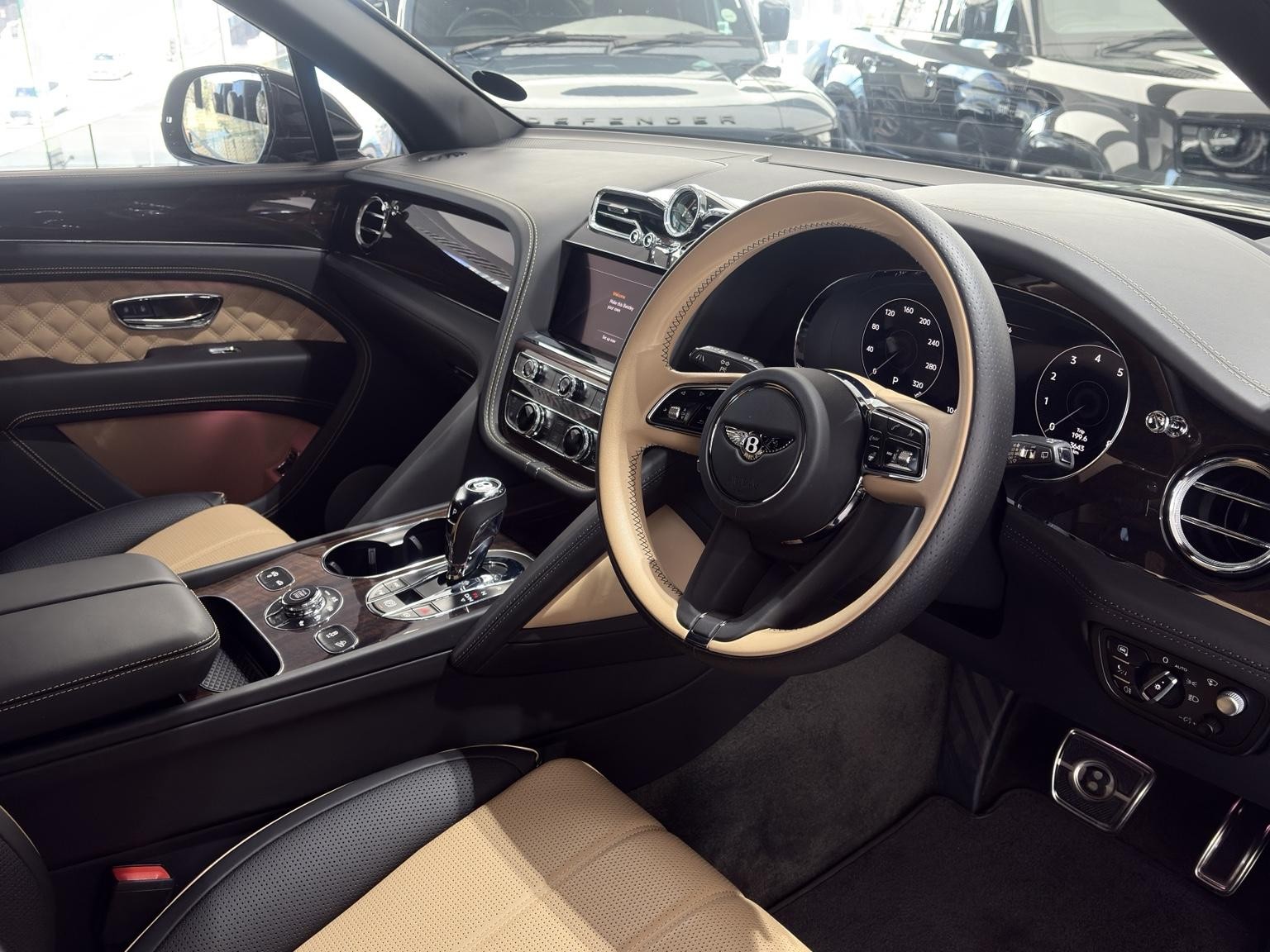 2023 BENTLEY BENTAYGA Image 2