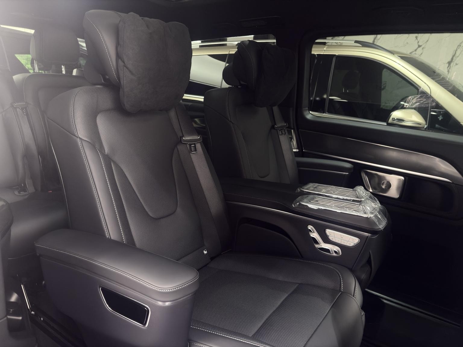 2026 MERCEDES-BENZ V-CLASS Image 2