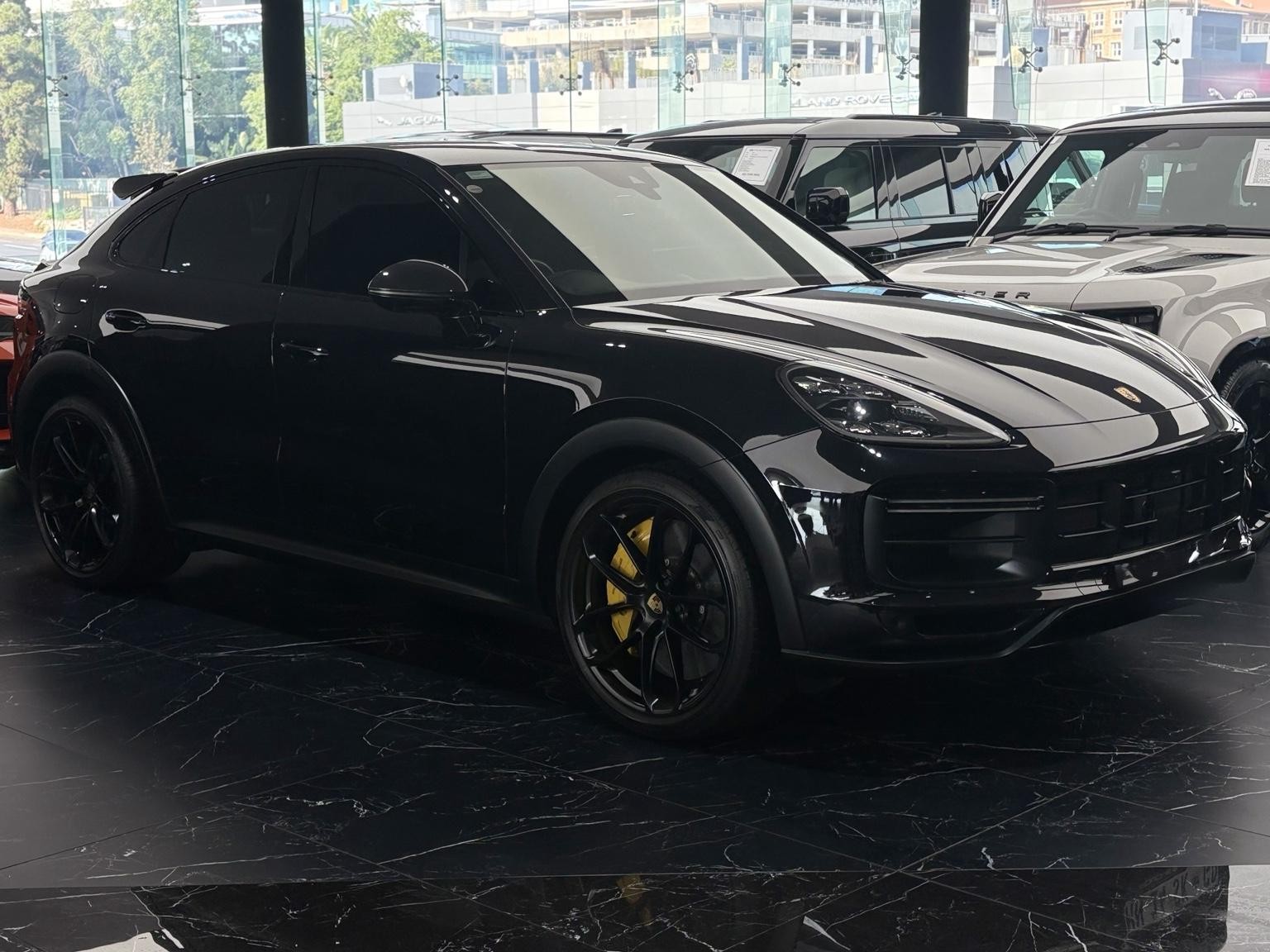 2022 PORSCHE CAYENNE Image 2