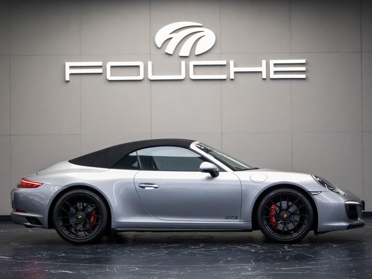 2017 PORSCHE CARRERA 4 GTS Image 2